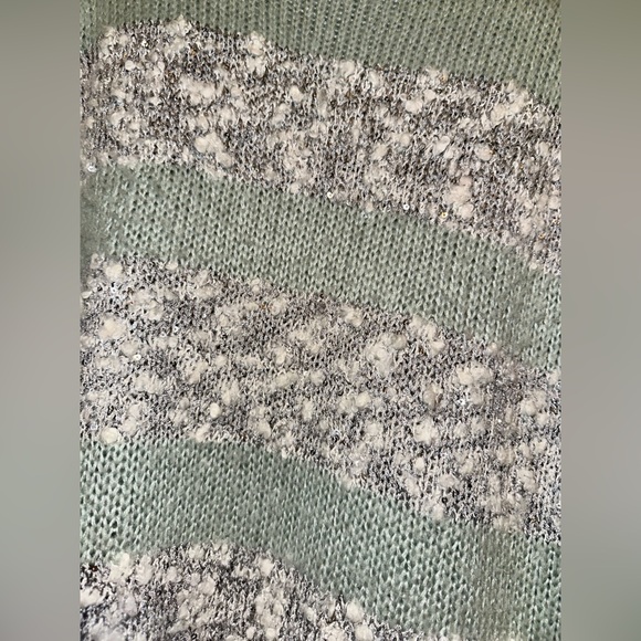 Maurices White and Mint Green Long-Sleeved Sweater Large - Picture 2 of 6